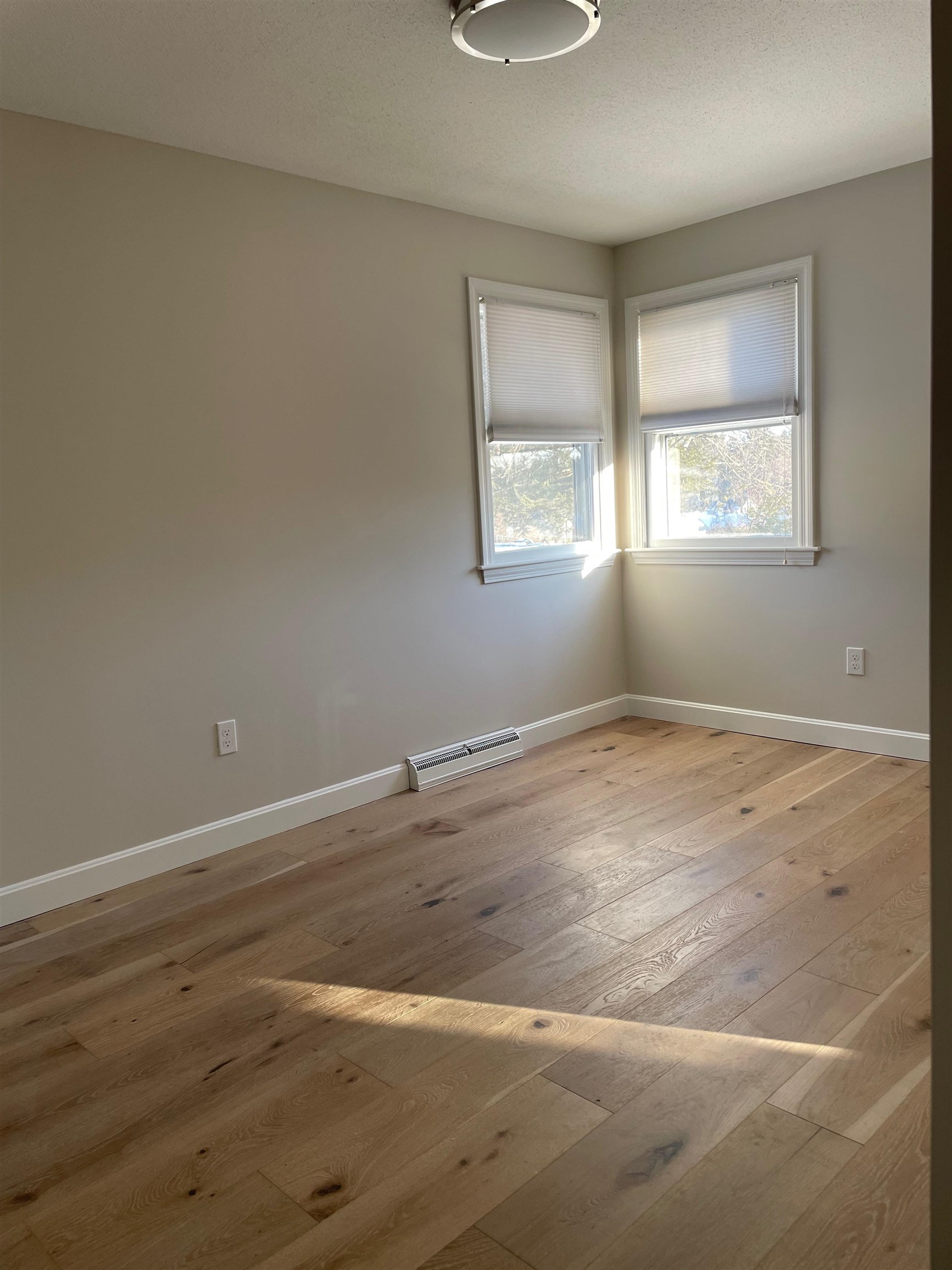 21 Sims Street Nashua, NH 03063 - Photo 14 of 30