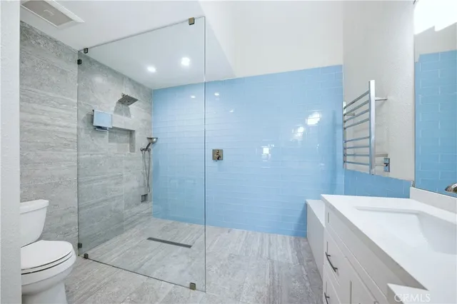 $1,100,000 | 451 Kakkis Drive, Unit 101, Long Beach, CA 90803