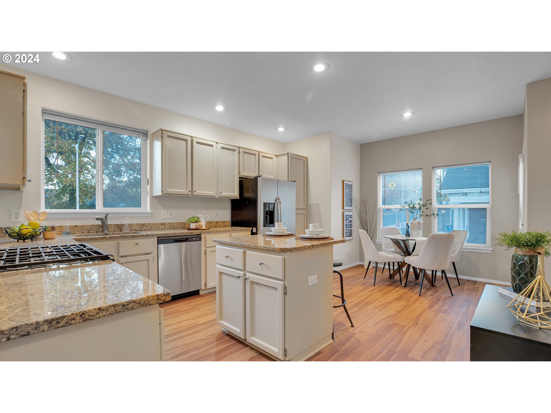4 Southwest Gibbs Street Portland, OR 97239 - Photo 15 of 35 Gallery Image 15