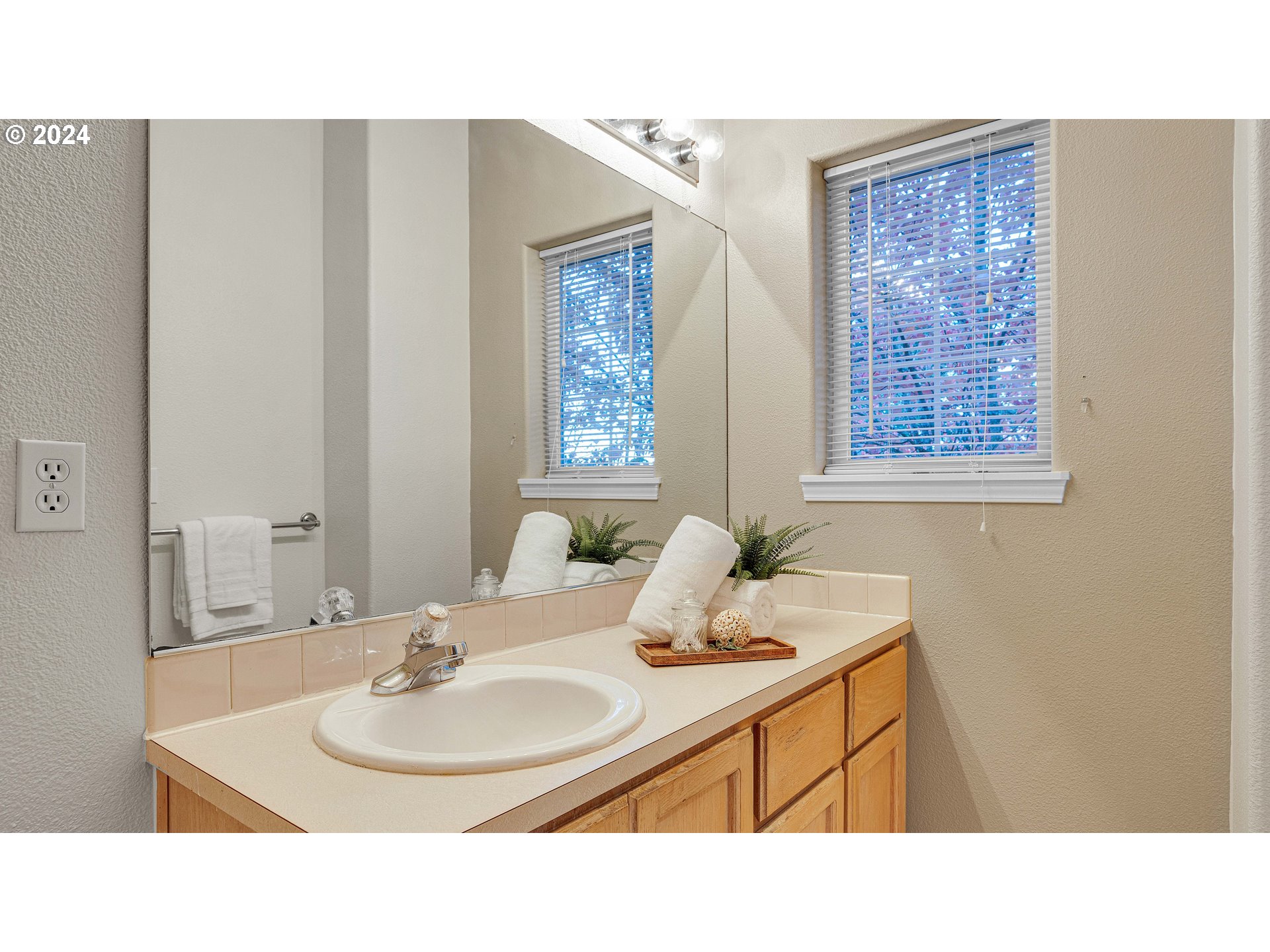 4 Southwest Gibbs Street Portland, OR 97239 - Photo 27 of 35 Gallery Image 27
