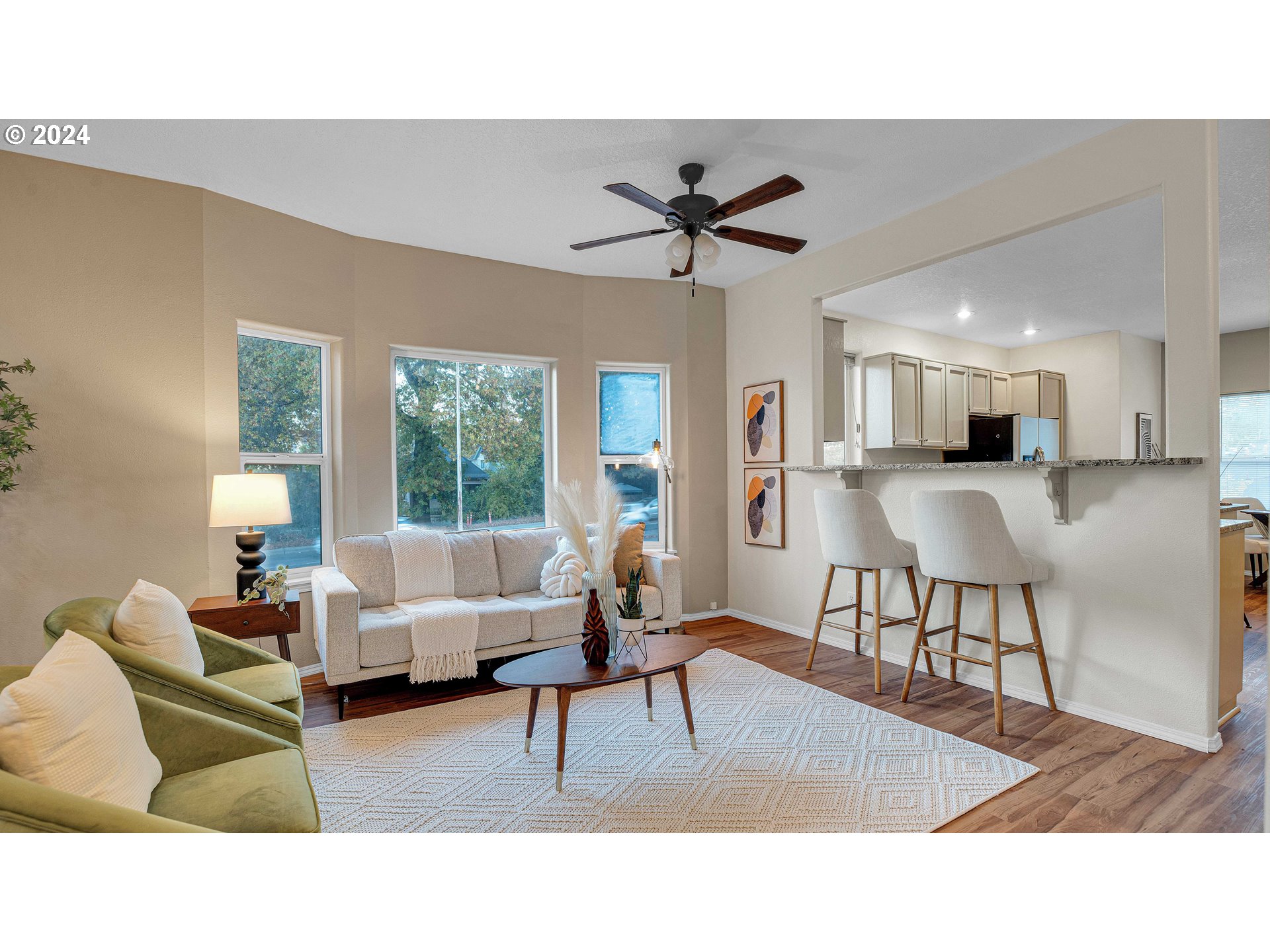 4 Southwest Gibbs Street Portland, OR 97239 - Photo 7 of 35 Gallery Image 7