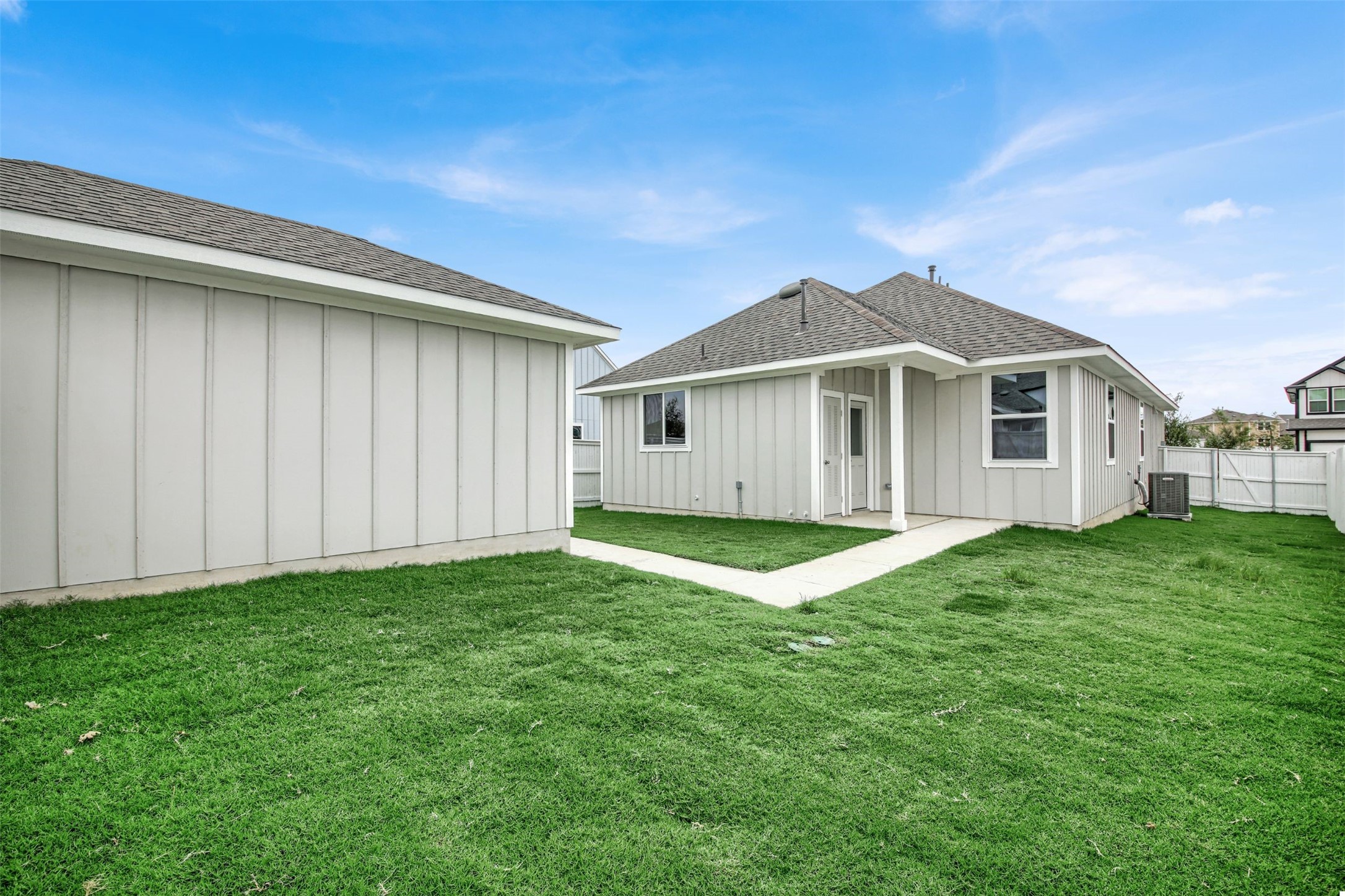 126 Huckleberry Lane Elgin, TX 78621 - Photo 8 of 33