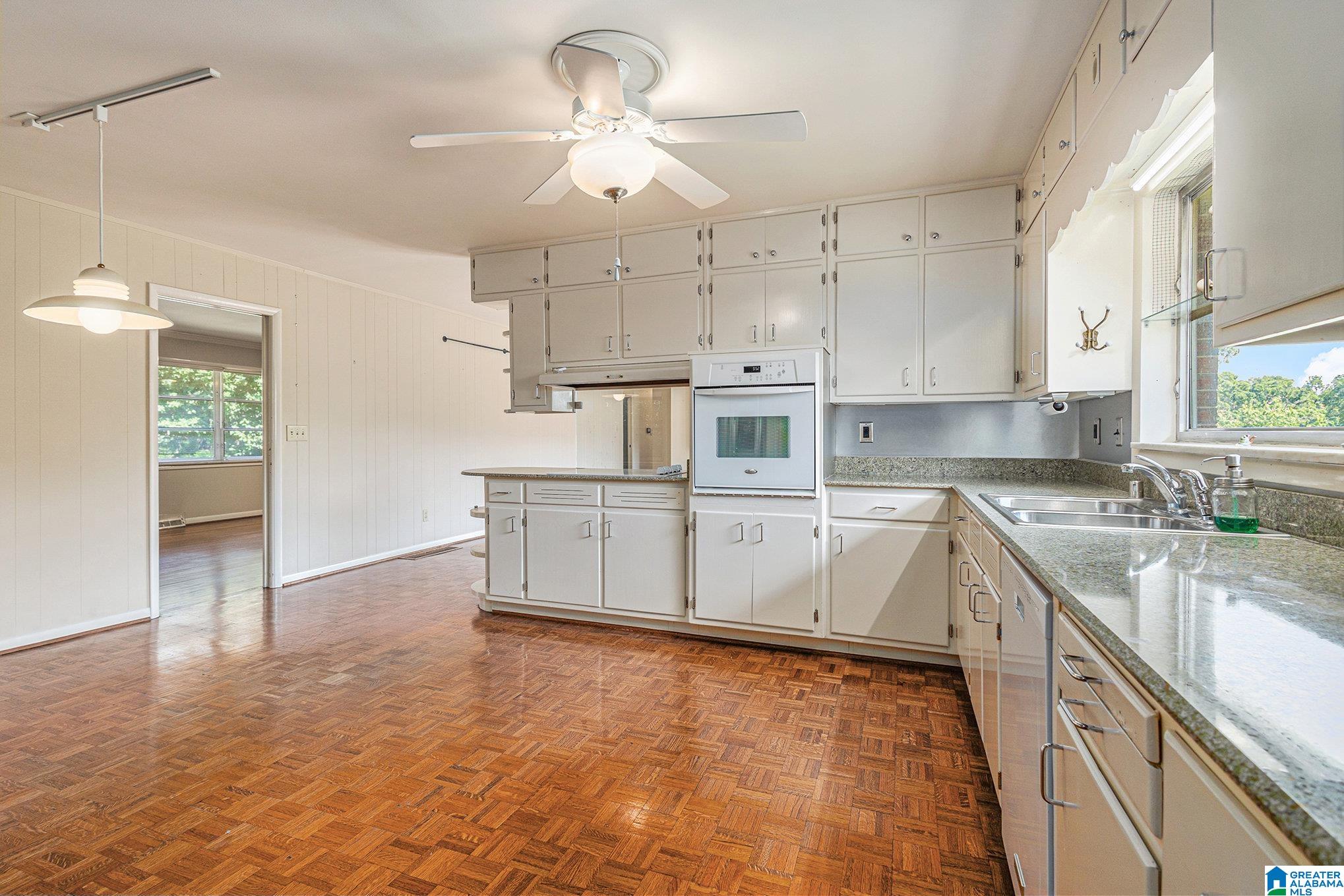 723 Linwood Road Birmingham, AL 35222 - Photo 10 of 48
