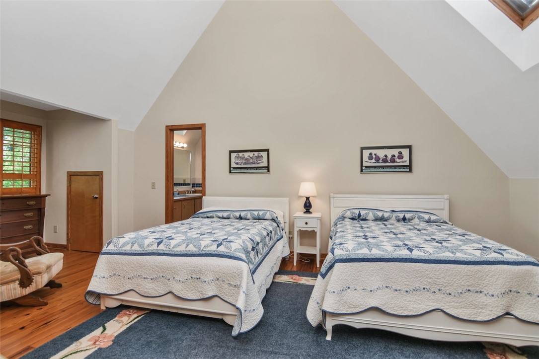 518 Turtle Head Drive Salem, SC 29676 - Photo 28 of 44 Loft Bedroom with Ensuite Full-Size Bath
