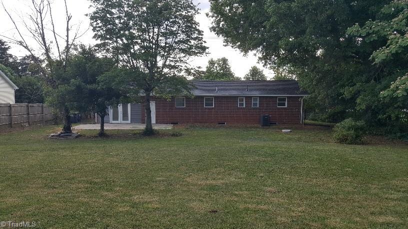 151 Robbins Road Winston-Salem, NC 27107 - Photo 2 of 25 Gallery Image 2