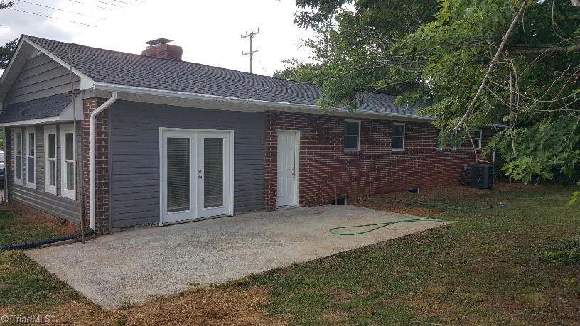 151 Robbins Road Winston-Salem, NC 27107 - Photo 4 of 25 Gallery Image 4