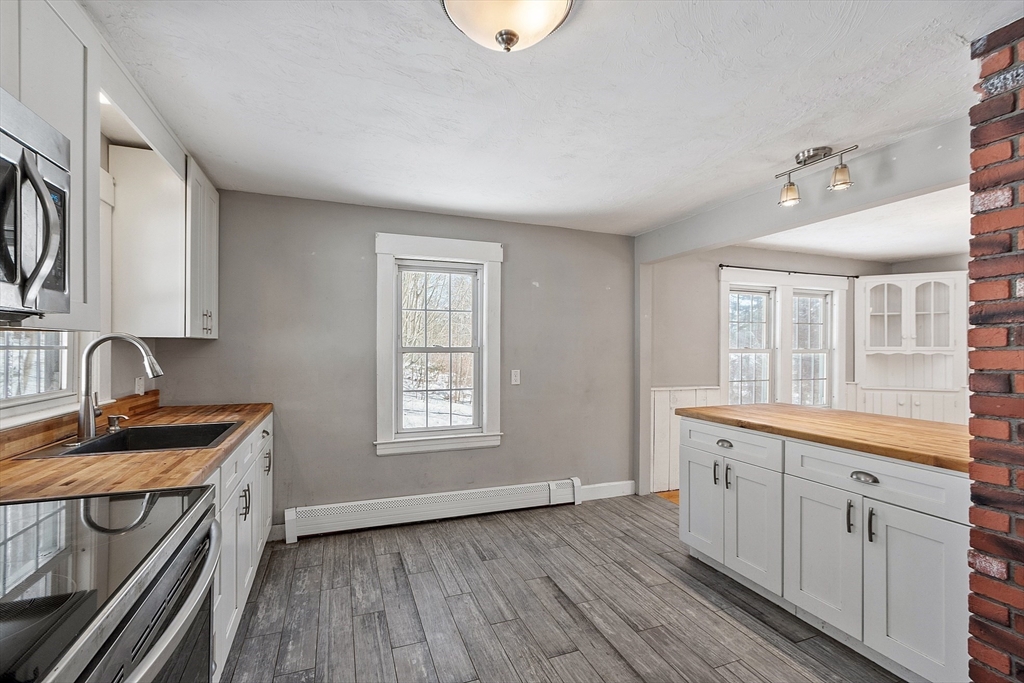 594 Betty Spring Road Gardner, MA 01440 - Photo 3 of 42 Gallery Image 3