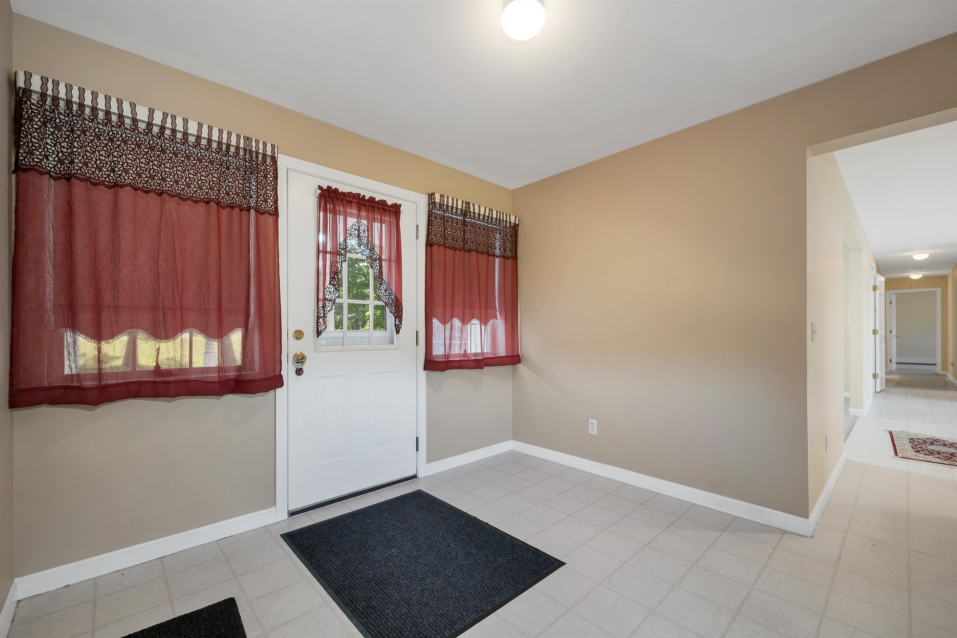 84 Fremont Road Raymond, NH 03077 - Photo 20 of 43