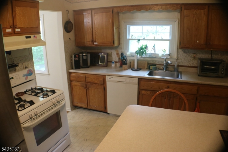22 Woodland Road Chatham, NJ 07928 - Photo 6 of 8