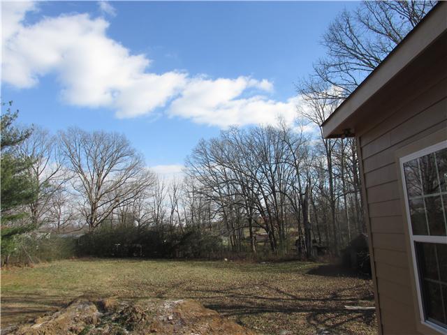 411 Kaiser Road Dickson, TN 37055 - Photo 2 of 10