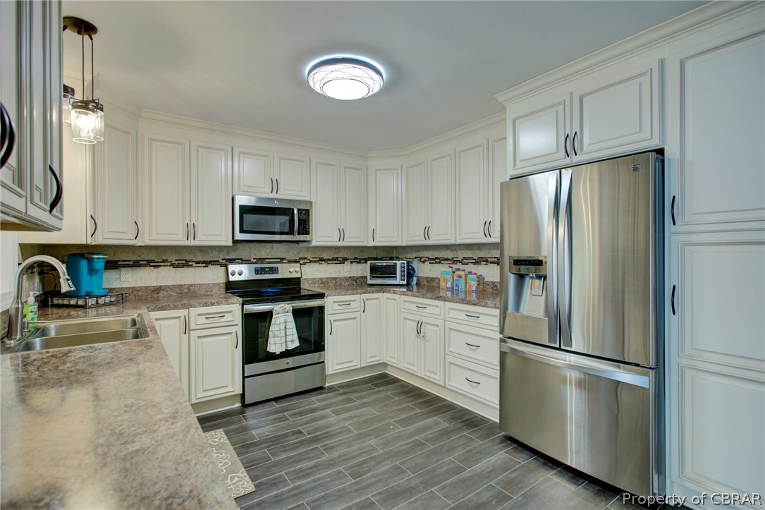 11677 Harcum Road Gloucester, VA 23061 - Photo 9 of 22 Gallery Image 9