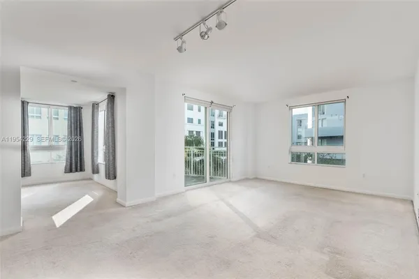 $2,750 | 7355 Southwest 89th Street, Unit 502N, Miami, FL 33156