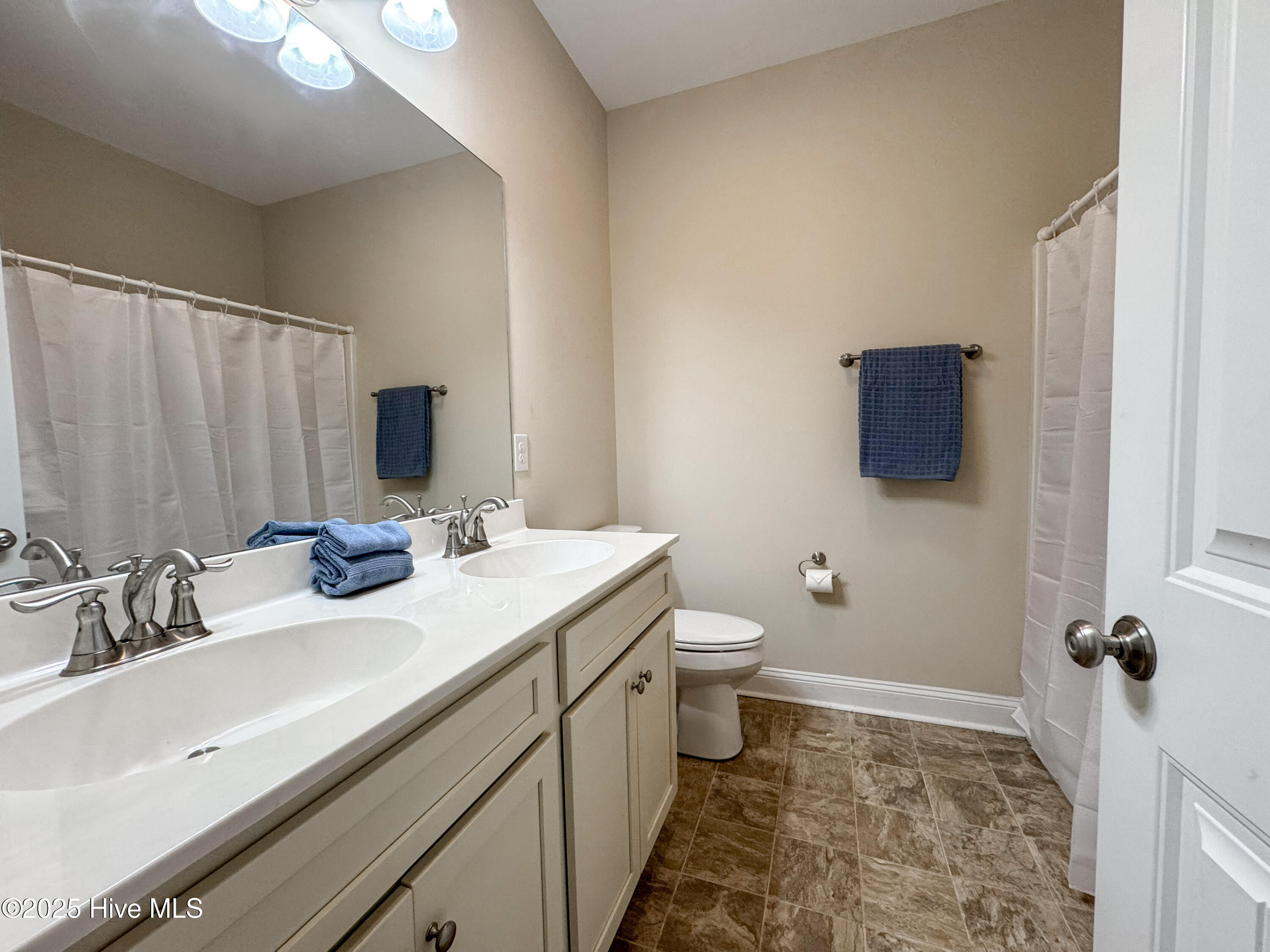 107 Neptune Court Havelock, NC 28532 - Photo 11 of 26 Shared full bath