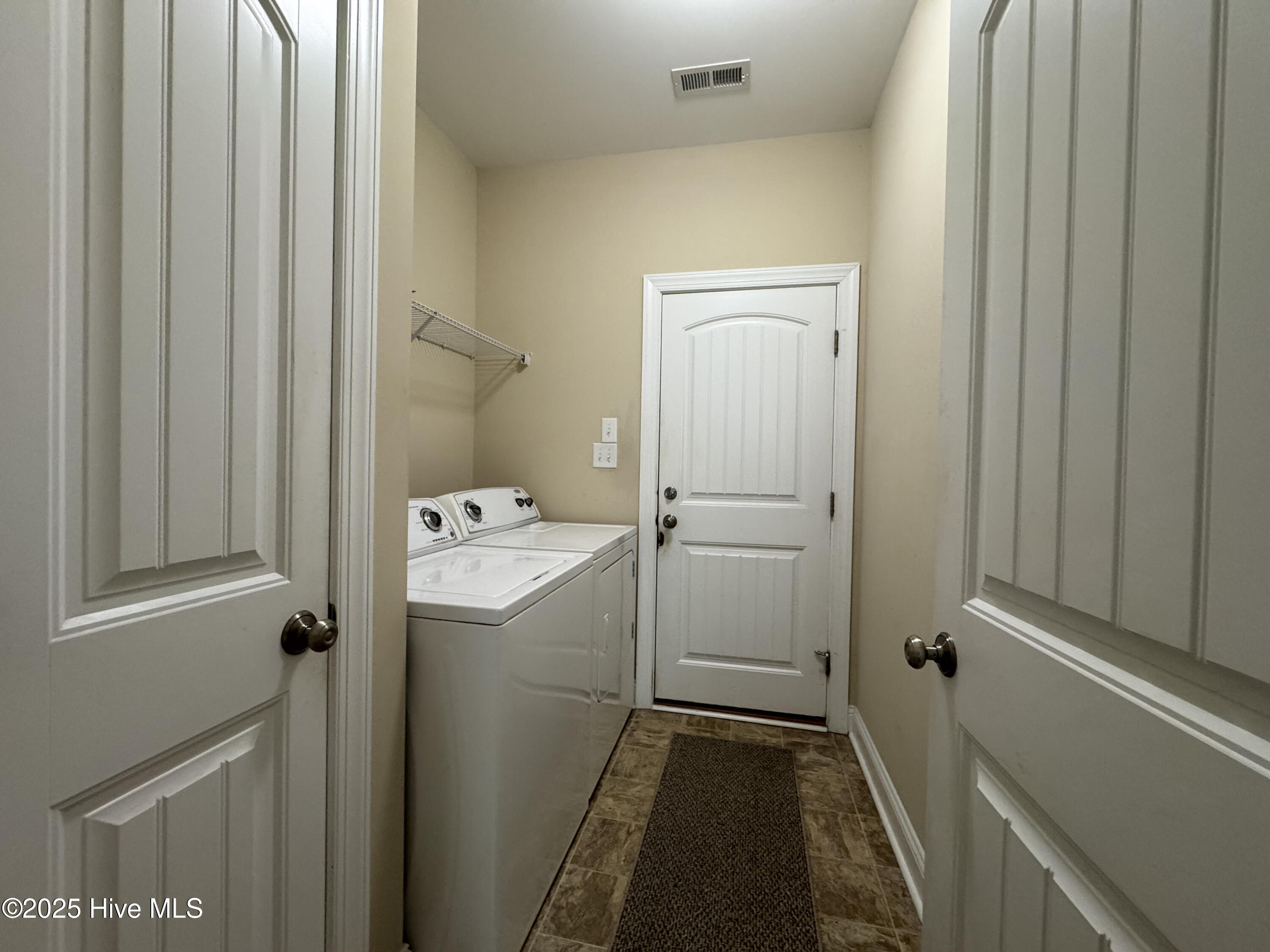 107 Neptune Court Havelock, NC 28532 - Photo 16 of 26 Entry to Double Garage