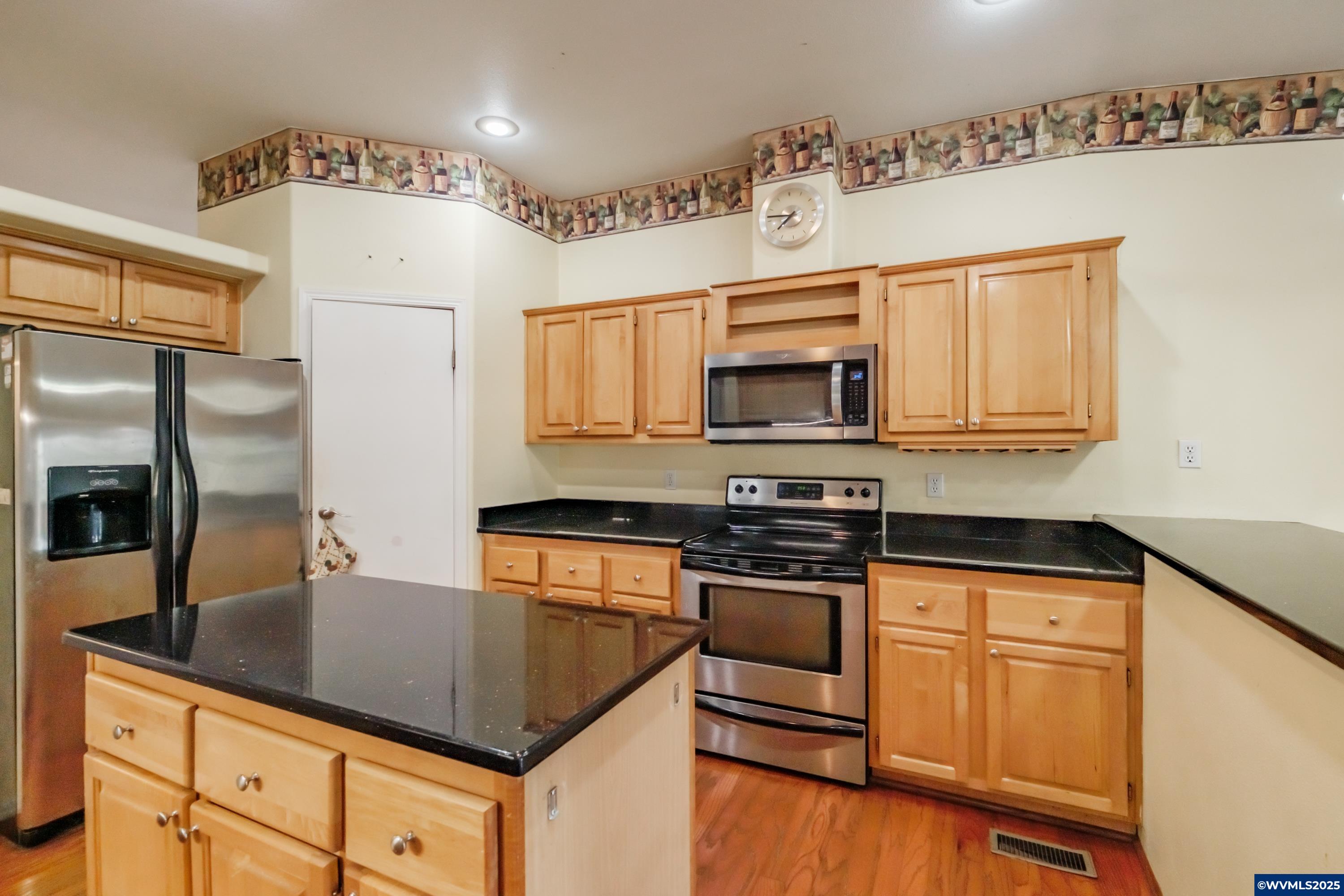 30522 West View Street Lebanon, OR 97355 - Photo 15 of 49