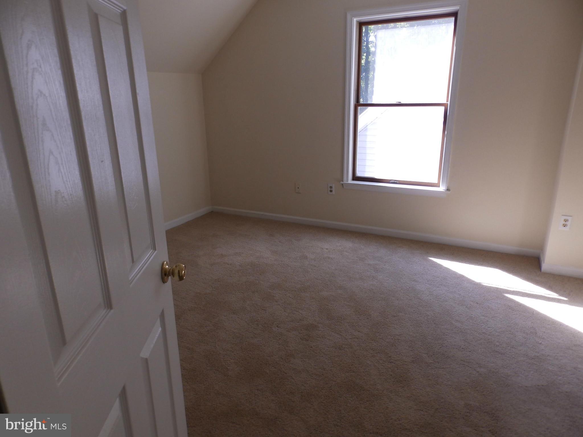 5250 Hoffmanville Road Manchester, MD 21102 - Photo 16 of 29 an empty room with a window