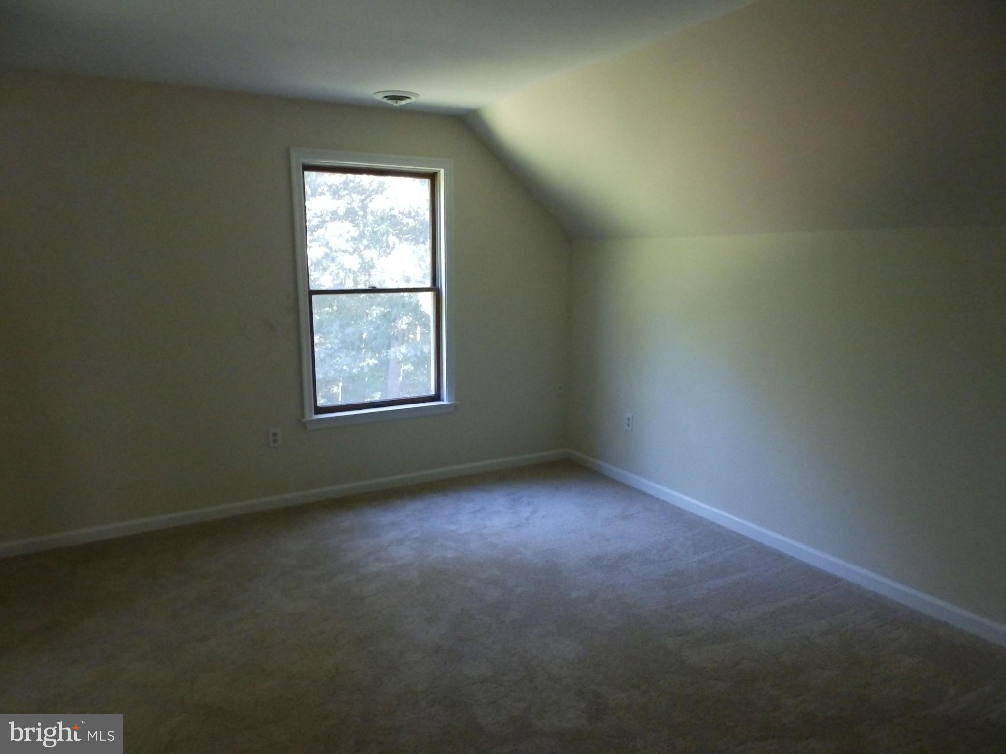 5250 Hoffmanville Road Manchester, MD 21102 - Photo 18 of 29 an empty room with a window