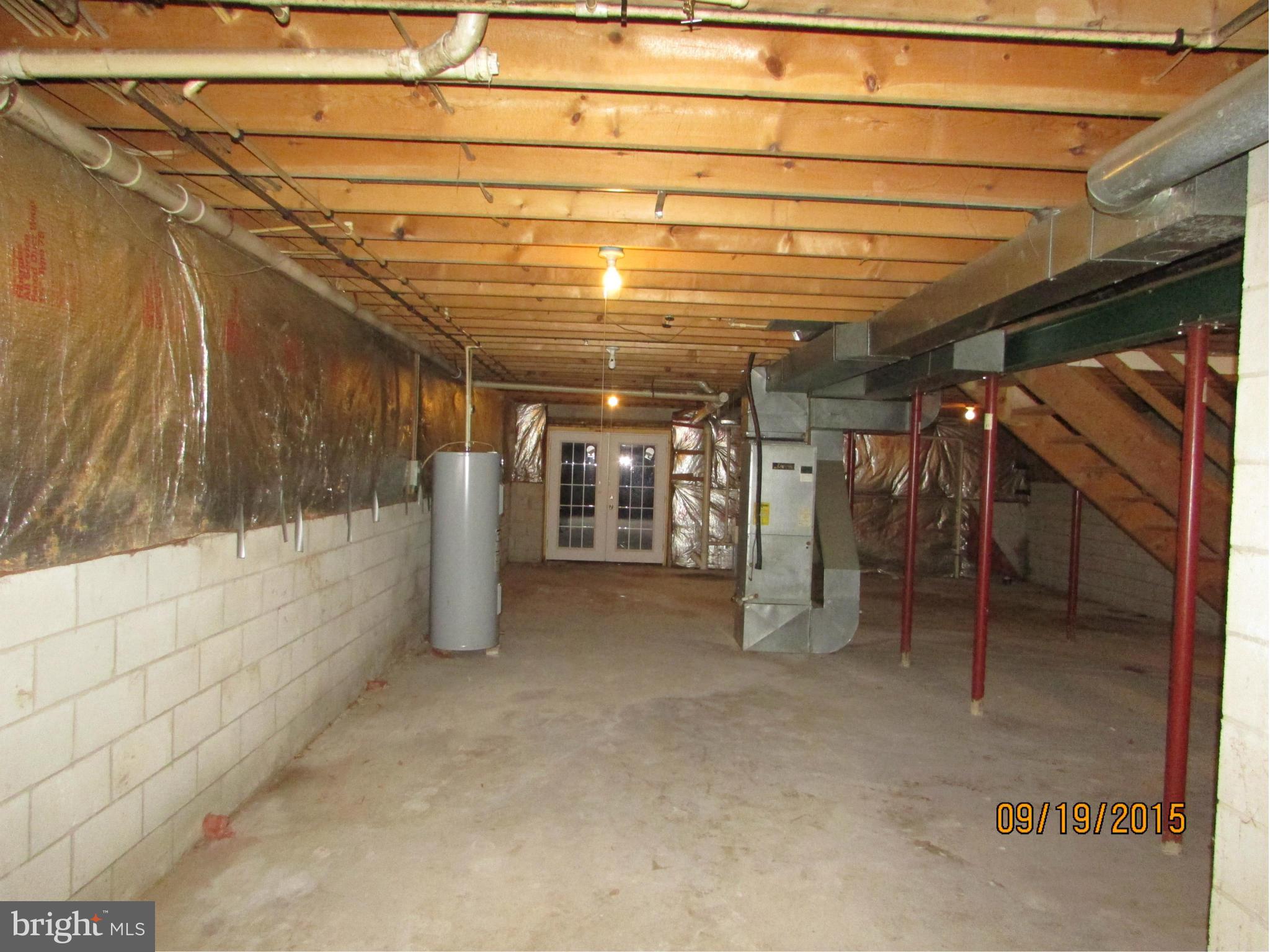 5250 Hoffmanville Road Manchester, MD 21102 - Photo 20 of 29 a view of an empty room with wooden roof