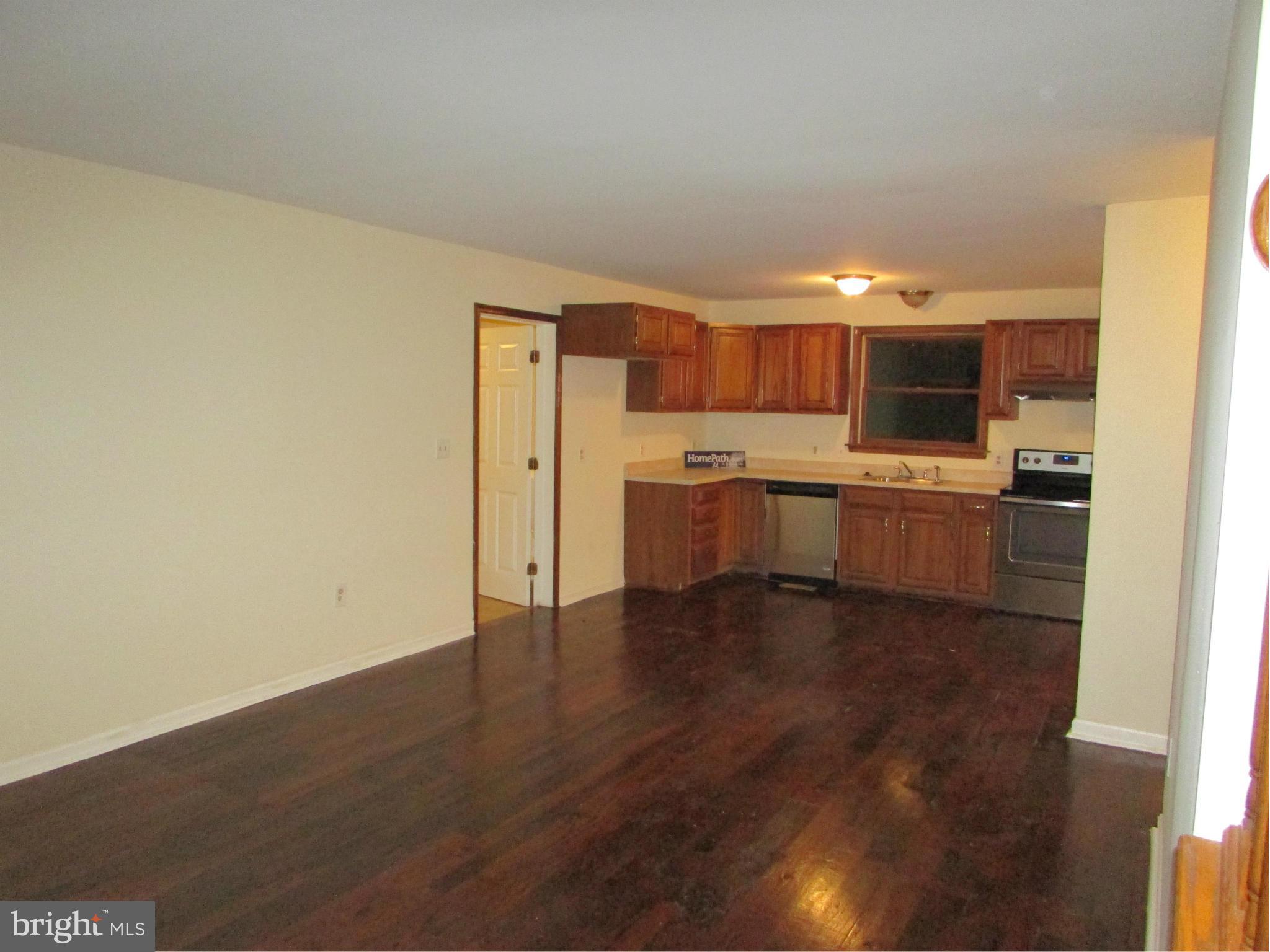 5250 Hoffmanville Road Manchester, MD 21102 - Photo 7 of 29 a view of kitchen with wooden floor