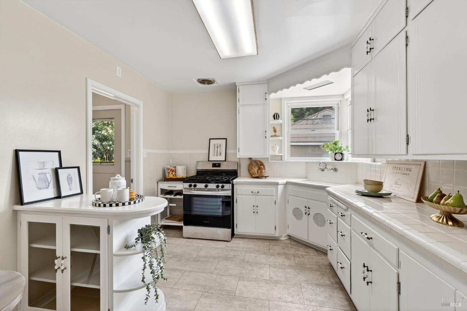 2022 Augustan Avenue Santa Rosa, CA 95404 - Photo 6 of 30