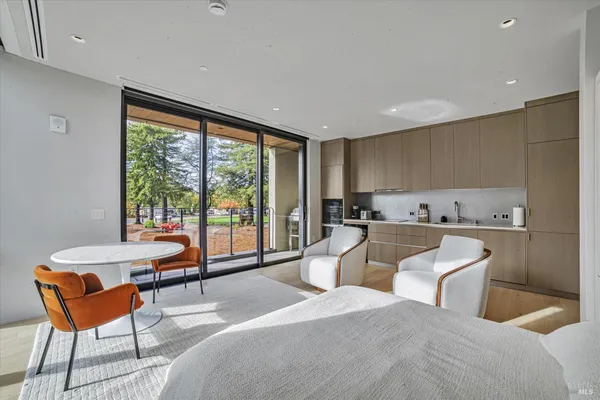 $899,000 | 131 Sawmill Circle, Unit 203, Healdsburg, CA 95448