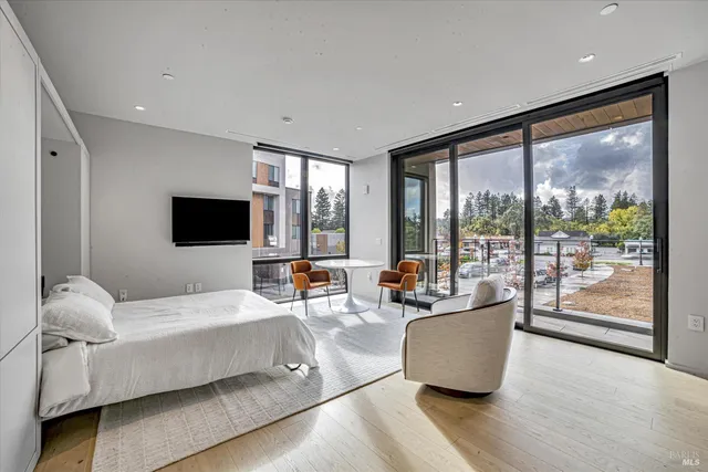 $899,000 | 131 Sawmill Circle, Unit 203, Healdsburg, CA 95448