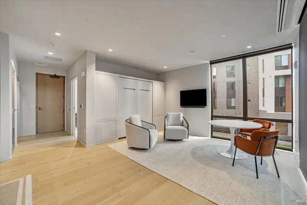 $899,000 | 131 Sawmill Circle, Unit 203, Healdsburg, CA 95448