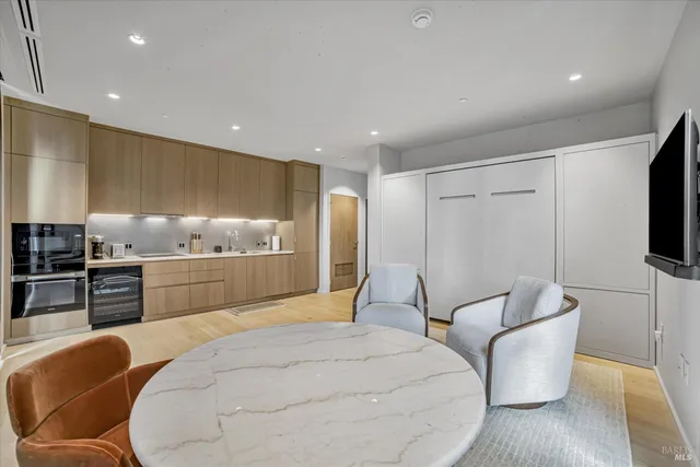 $899,000 | 131 Sawmill Circle, Unit 203, Healdsburg, CA 95448