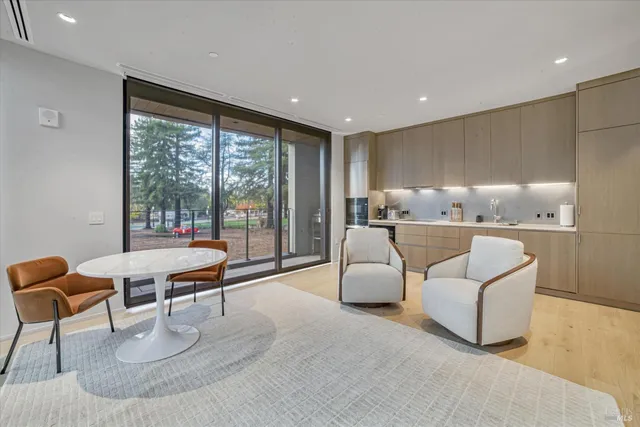 $899,000 | 131 Sawmill Circle, Unit 203, Healdsburg, CA 95448