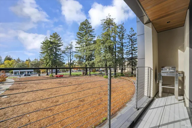 $899,000 | 131 Sawmill Circle, Unit 203, Healdsburg, CA 95448