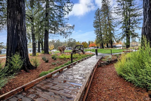 $899,000 | 131 Sawmill Circle, Unit 203, Healdsburg, CA 95448