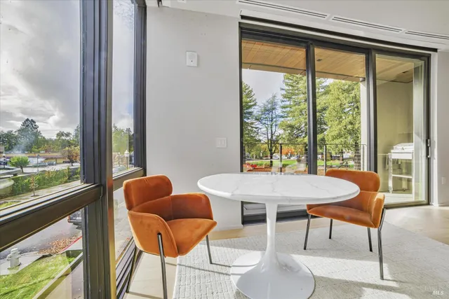 $899,000 | 131 Sawmill Circle, Unit 203, Healdsburg, CA 95448