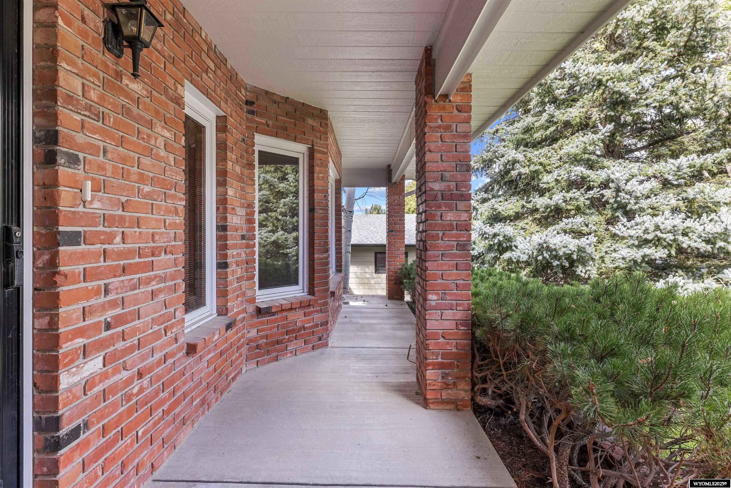 1940 Kingsbury Drive Casper, WY 82609 - Photo 2 of 50