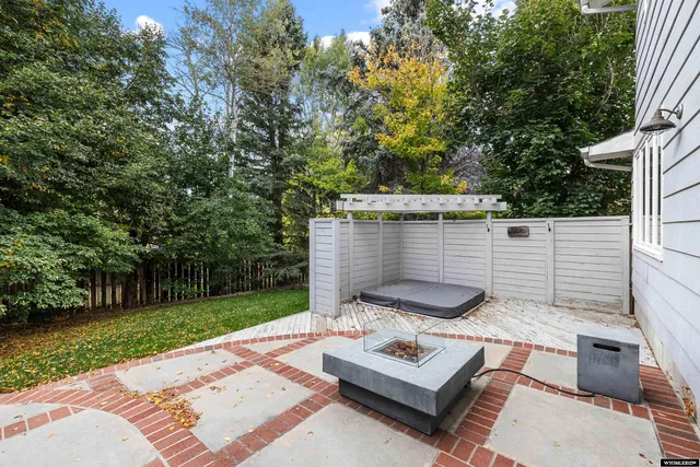 $565,000 | 1940 Kingsbury Drive, Casper, WY 82609