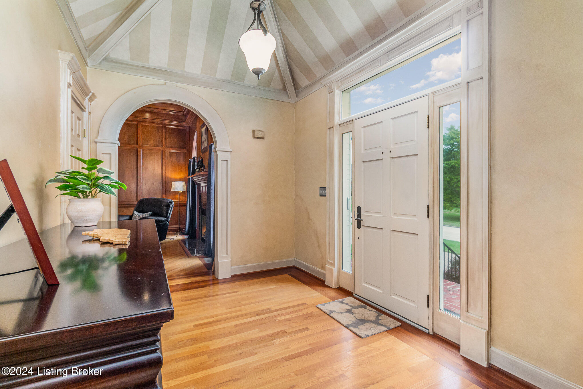 302 Ash Run Road Louisville, KY 40245 - Photo 7 of 36 009_302_ash_run_rd_10-edit-edit