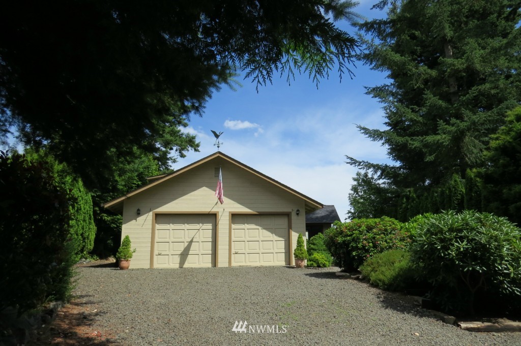 220 East Sund Road Grapeview, WA 98546 - Photo 3 of 18 Gallery Image 3