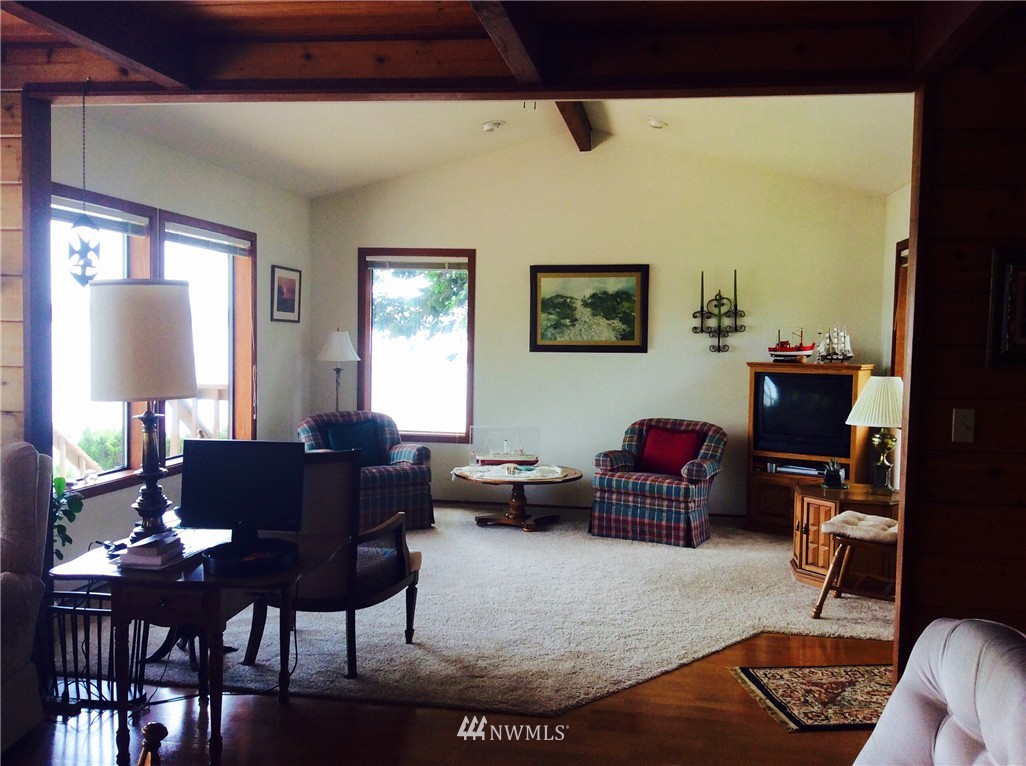 220 East Sund Road Grapeview, WA 98546 - Photo 6 of 18 Gallery Image 6