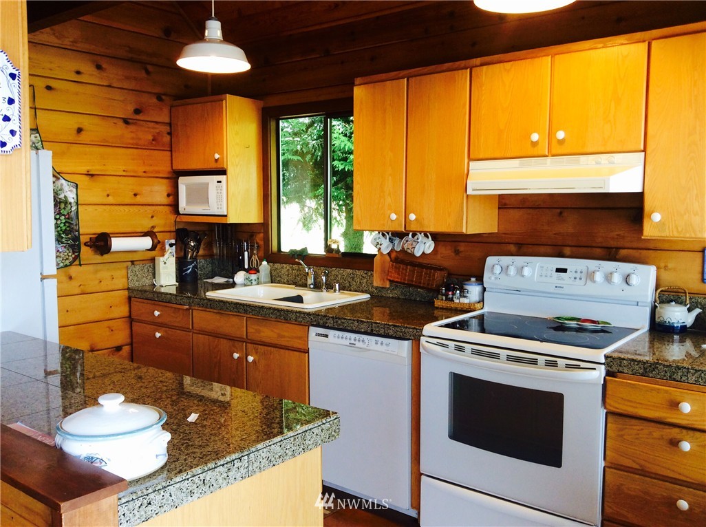 220 East Sund Road Grapeview, WA 98546 - Photo 8 of 18 Gallery Image 8