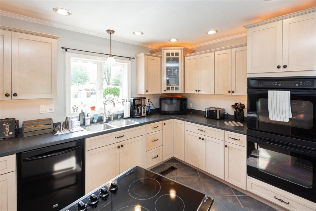 45 River Road Sturbridge, MA 01566 - Photo 8 of 41 Gallery Image 8