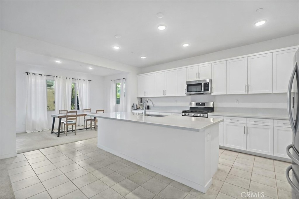 2575 East Embry Lane Ontario, CA 91762 - Photo 10 of 30