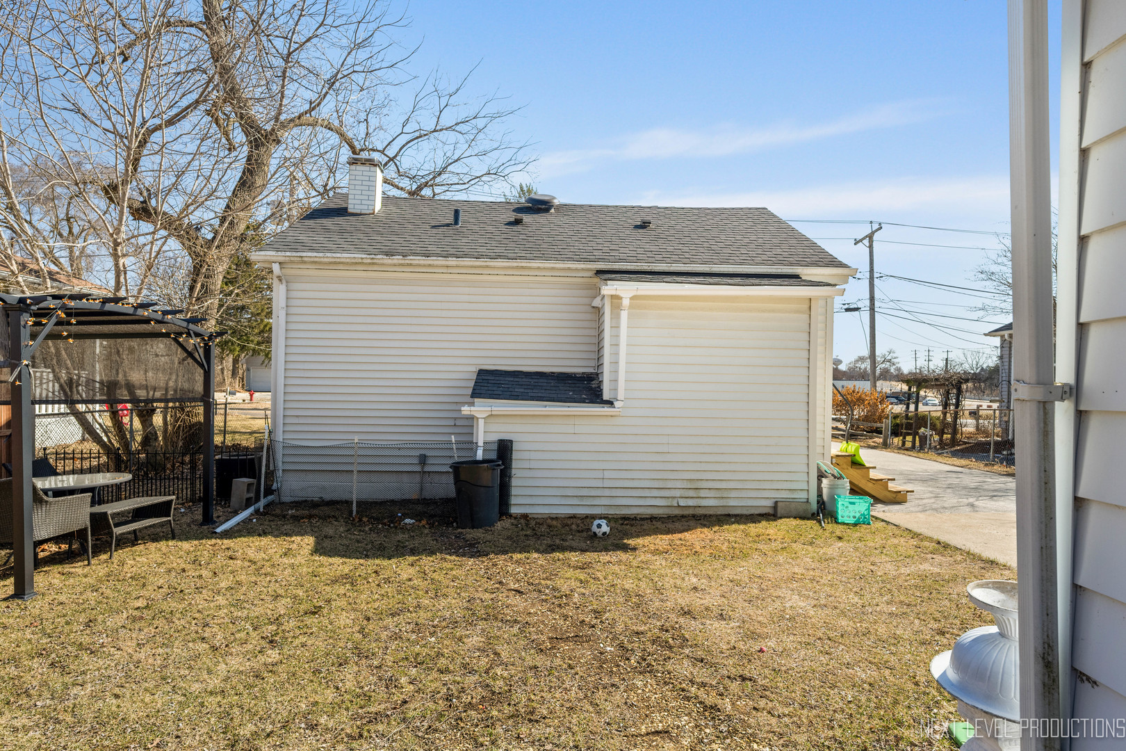 3S520 Batavia Road Warrenville, IL 60555 - Photo 6 of 18 a view of a backyard