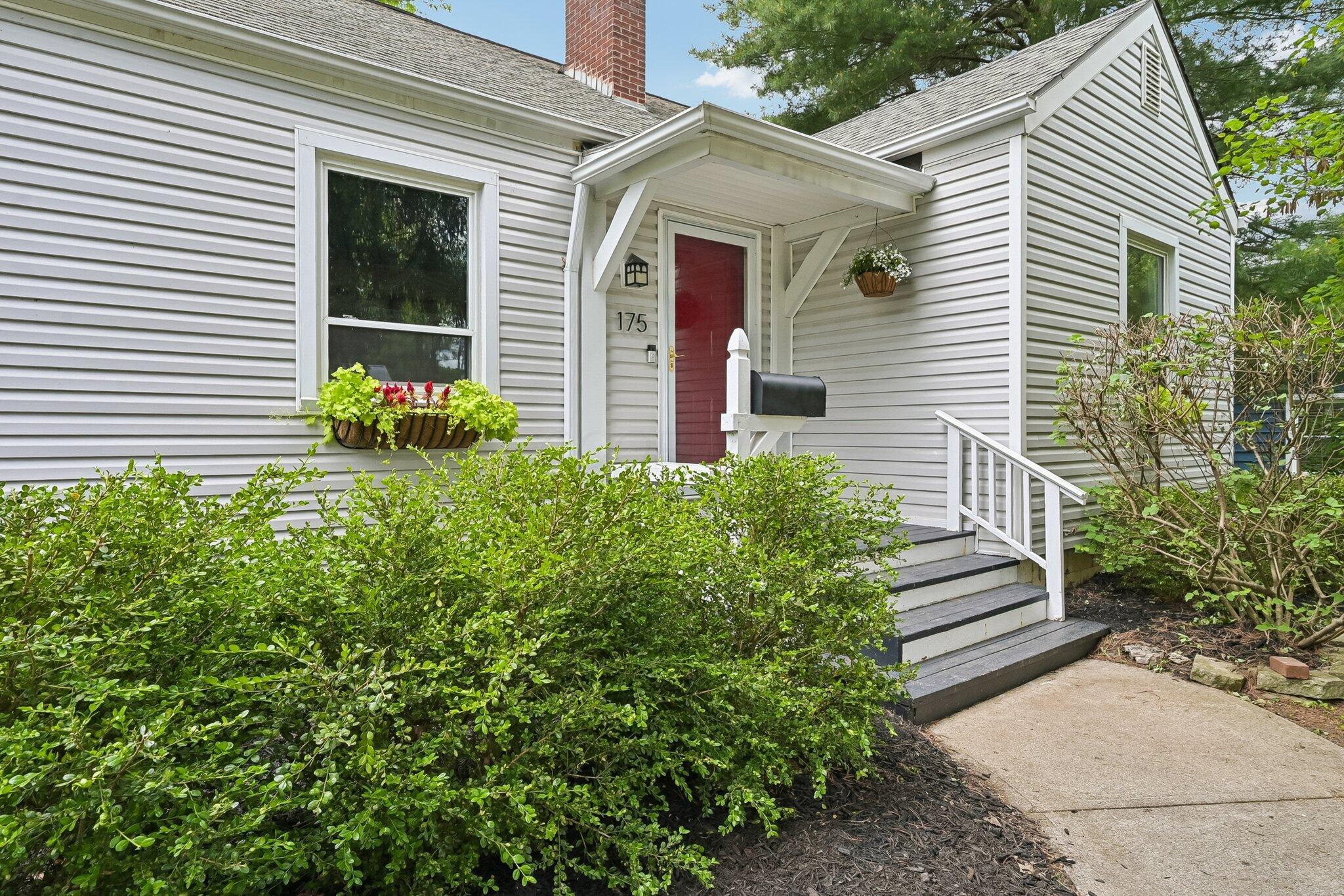 175 West Weisheimer Road Columbus, OH 43214 - Photo 3 of 59