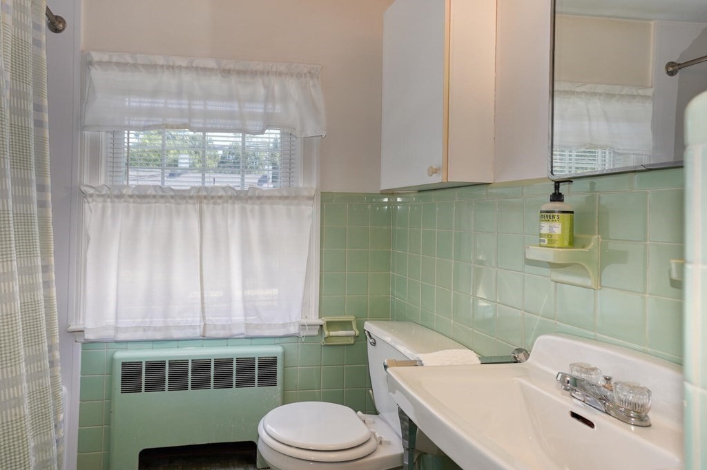 7 Pleasant View Road Arlington, MA 02476 - Photo 13 of 22 Gallery Image 13