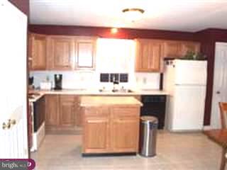 16 Michigan Drive Sinking Spring, PA 19608 - Photo 3 of 6