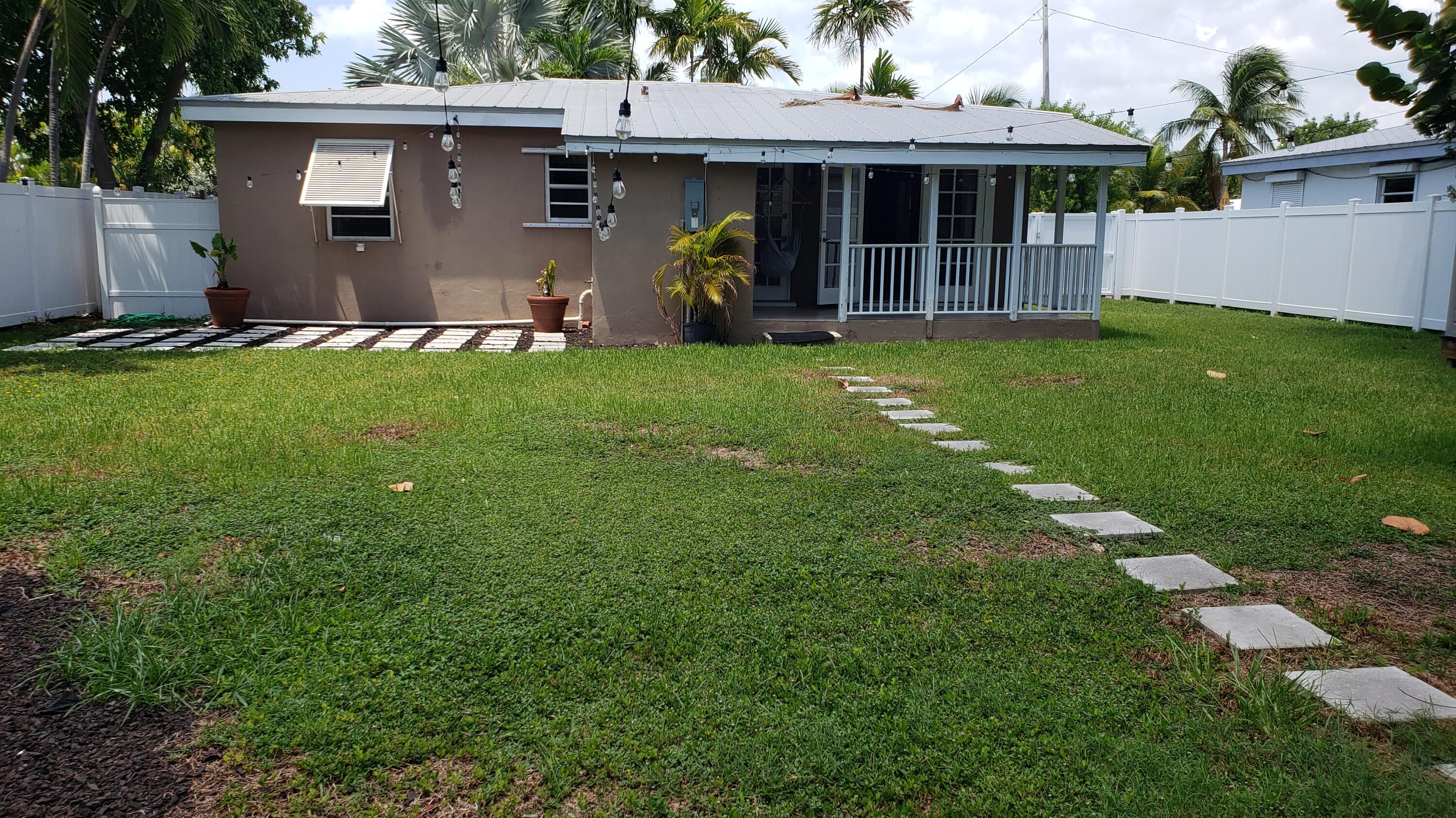 1227 20th Key Key West, FL 33040 - Photo 20 of 28 20230813_123913