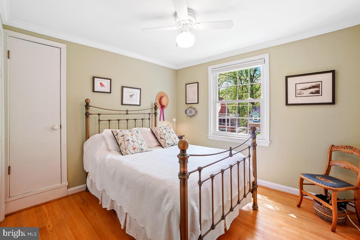 409 Hamilton Avenue Silver Spring, MD 20901 - Photo 29 of 46 third bedroom