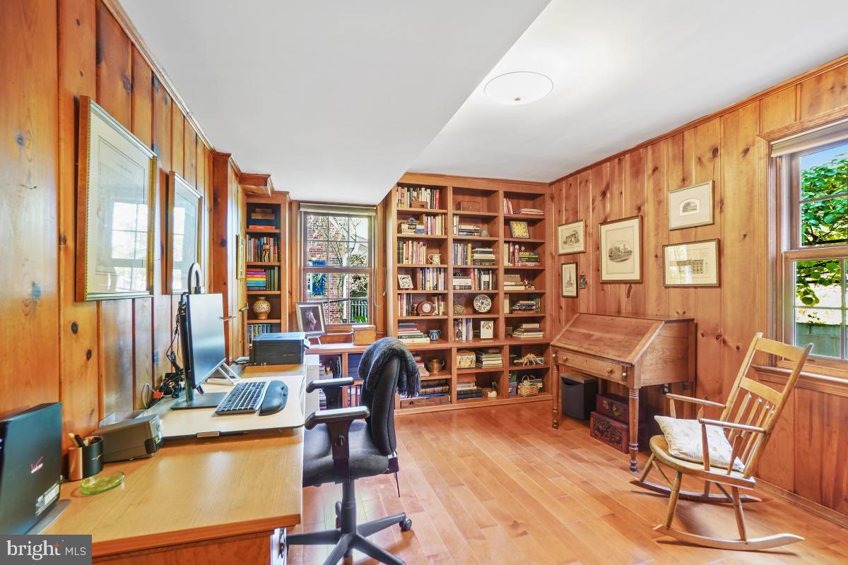 409 Hamilton Avenue Silver Spring, MD 20901 - Photo 36 of 46 4th bedroom