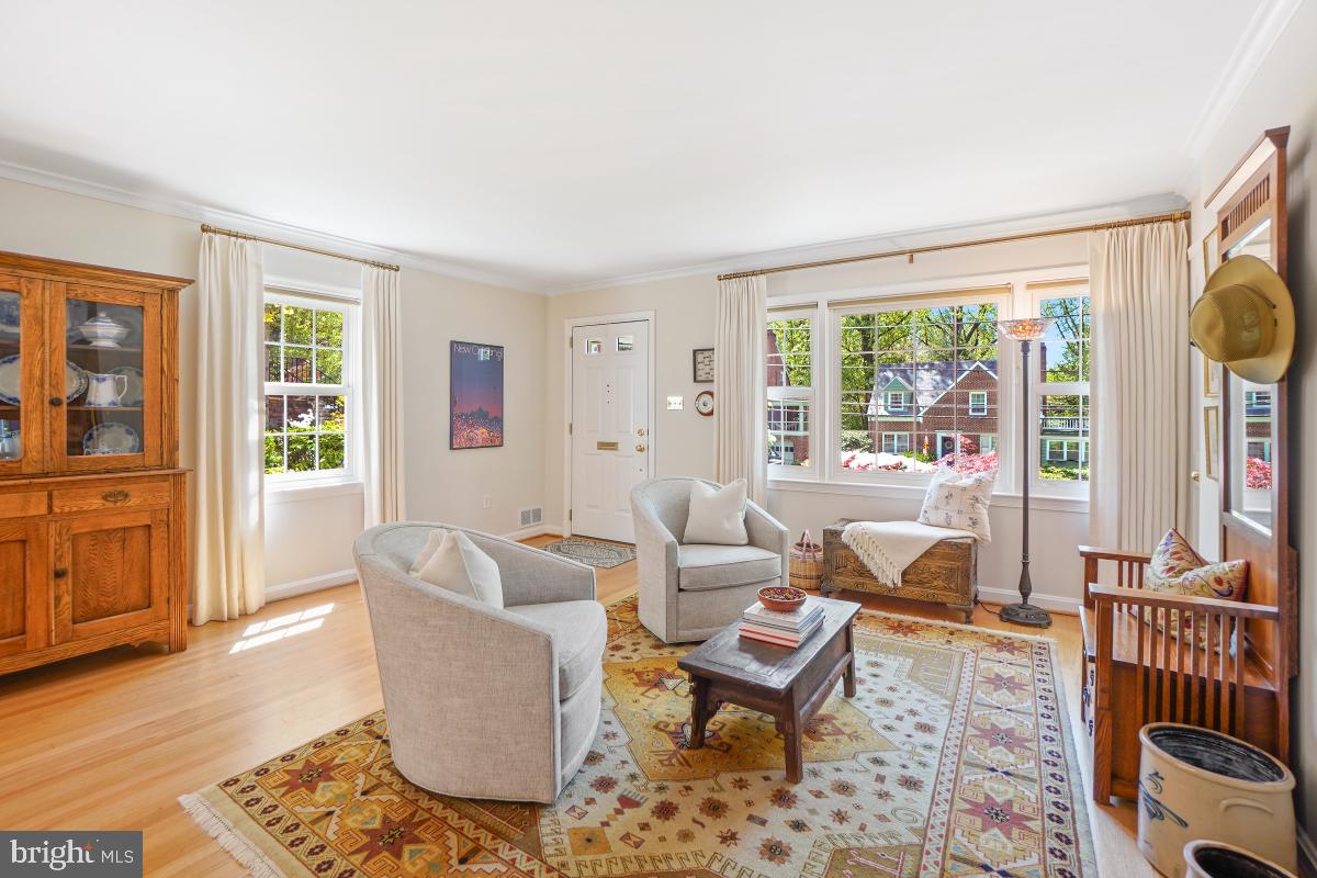 409 Hamilton Avenue Silver Spring, MD 20901 - Photo 6 of 46 large picture window