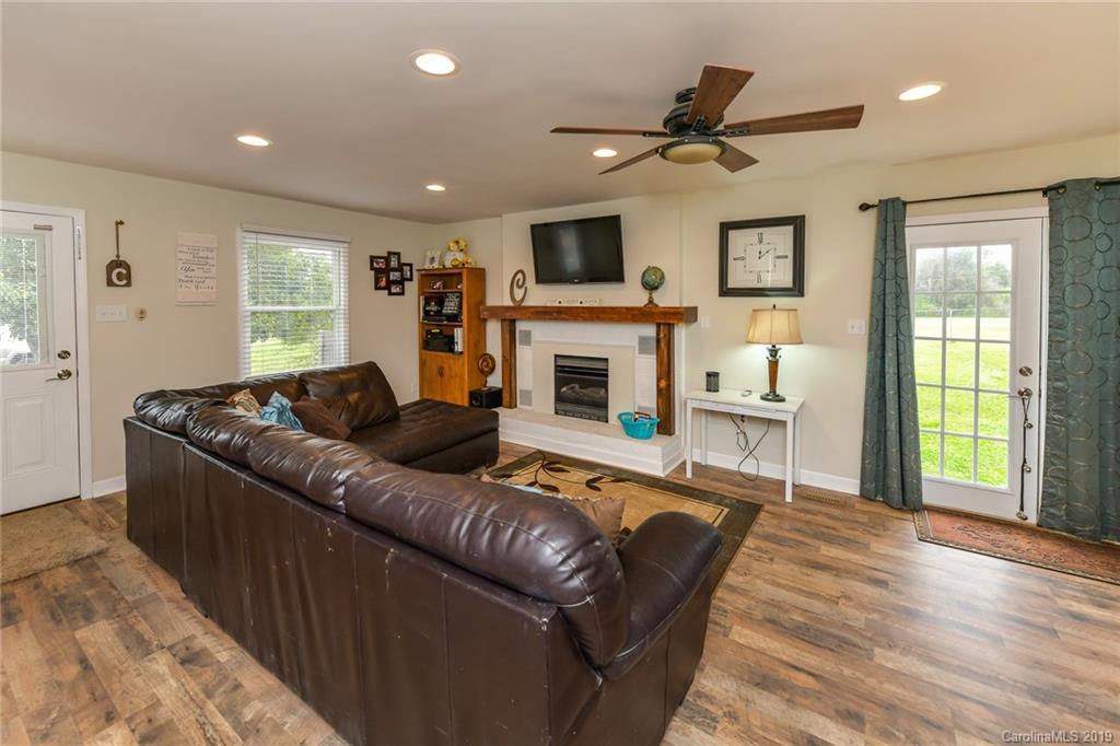 1613 Jim McCarter Road Clover, SC 29710 - Photo 11 of 29 Gallery Image 11
