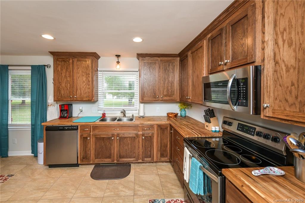 1613 Jim McCarter Road Clover, SC 29710 - Photo 6 of 29 Gallery Image 6